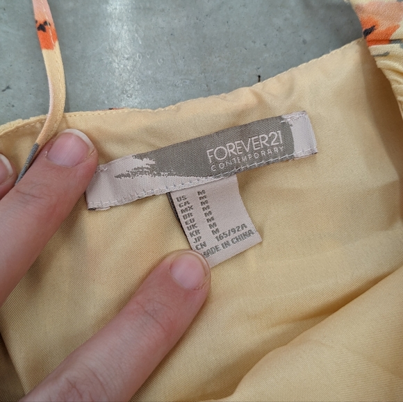 Yellow Floral Summer Dress 🏵️ - Picture 6 of 8